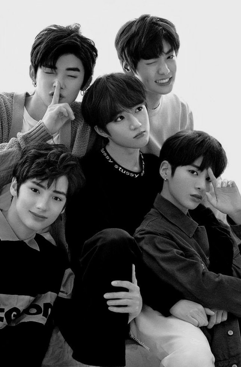 tyunpil's tweet photo. still one of my favorite photos of their debut era:((( https://t.co/xOan2plAgl