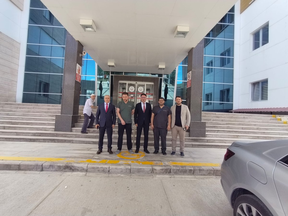 tokatism's tweet photo. İl Sağlık Müdürümüz Uzm. Dr. Atilla BIYIK Reşadiye Devlet Hastanesini ziyaret ederek incelemelerde bulundu. Ziyarette hasta ve hasta yakınlarıyla sohbet edip, geçmiş olsun dileklerini iletti. Sağlık çalışanlarımızla görüşüp çalışmaları hakkında görüşme sağladı. https://t.co/NFgl9gEb9Q