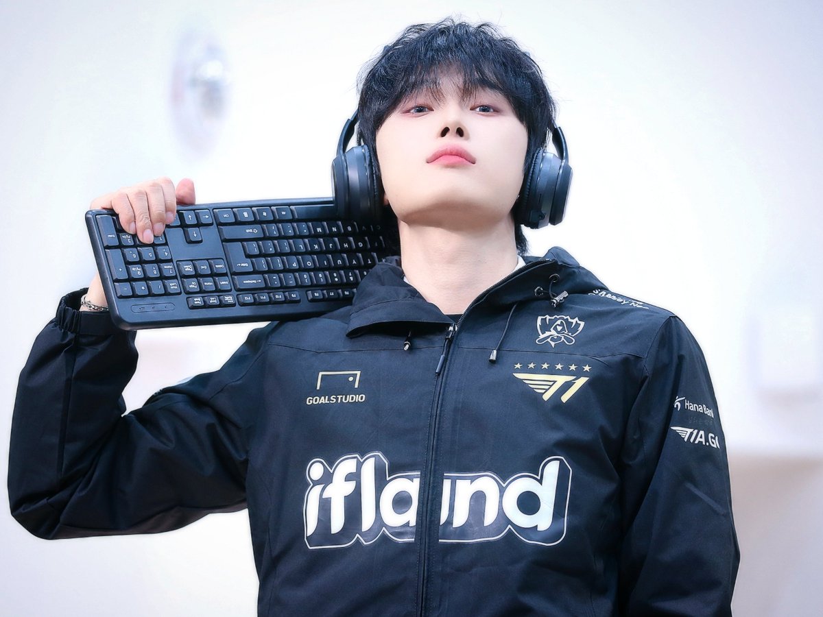 lovesome__jh's tweet photo. Kooky
OMEGA X OFFLINE FANSIGN EVENT
���🖤
#오메가엑스 #OMEGA_X #JANHAN
#소중히_아끼고_사랑해 #재한 👑
#내자랑_내하늘_김재한 260503 https://t.co/z46XRG0AgH