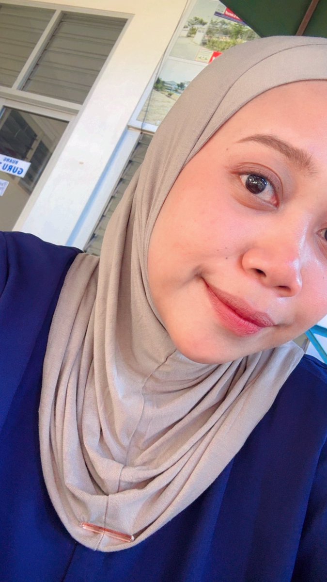 RFebrianaaaaa's tweet photo. Bergo instan rayon viscose 😍😍
Ada banyak ukuran sampai L ✨
Yang ku pakai warna Natural https://t.co/0W8O31ZQwF 🫶🏻 https://t.co/wnzHEqscTz