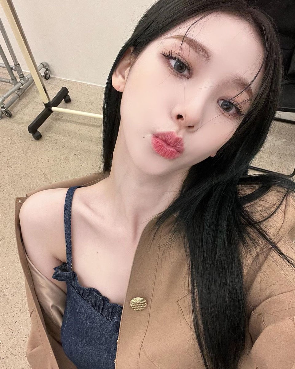 ji_xinn's tweet photo. 쨍한립이 잘 어울리는 여자 #KARINA https://t.co/uvhC77Fblz
