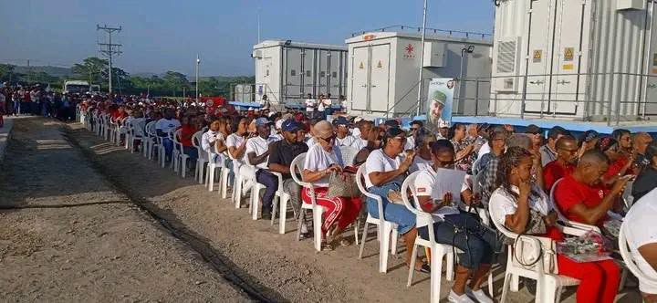 AdaCmkc's tweet photo. #SanLuis municipio de #SantiagodeCuba fue inaugurado el parque Fotovoltaico Villa Victoria, con la presencia de las máximas autoridades del Partido y del Gobierno de la provincia .
#SantiagoDeCuba
@LaCmkc https://t.co/krUpXMekKX