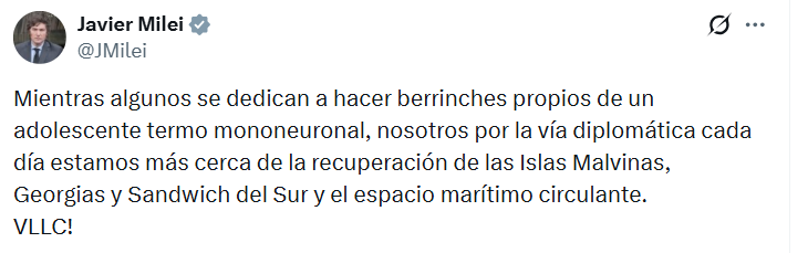 Cesar_1908's tweet photo. Progres gringos y europeos: Hay que ir contra Argentina para no beneficiar a Milei. 

Milei llamando "termo mononeuronales" a los jugadores de la selección. https://t.co/xV614Y72Ps