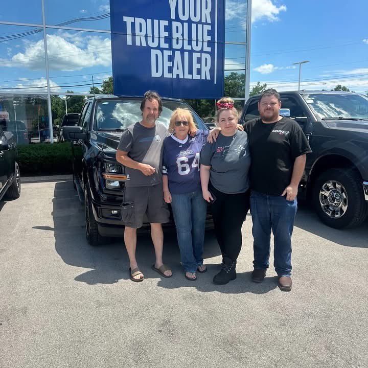 PaulMillerKY's tweet photo. 📸 Say cheese! Please help us welcome some of our newest Paul Miller Ford family members!

Ready for your turn behind the wheel? Come in and see the difference at Paul Miller Ford — Your True Blue Dealer!! 💙 https://t.co/gtMDnSeqAT