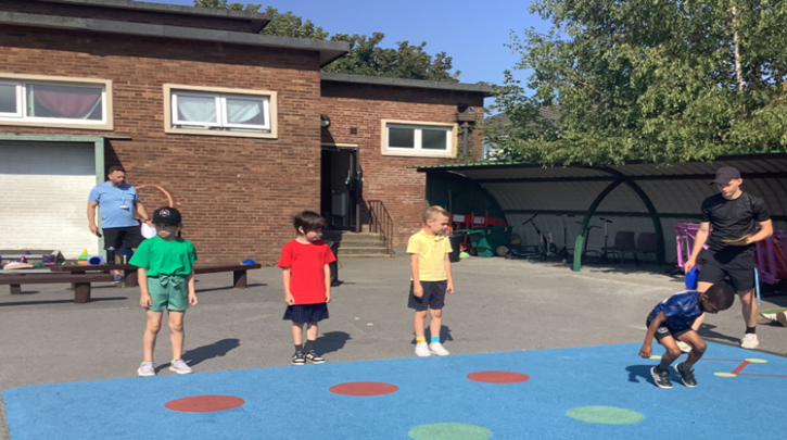 ElmClass_OLOL's tweet photo. Sports Day fun!🙂 #MakeADifference @Olol_sport @ololprimary_HT https://t.co/gIw7o5i0OQ
