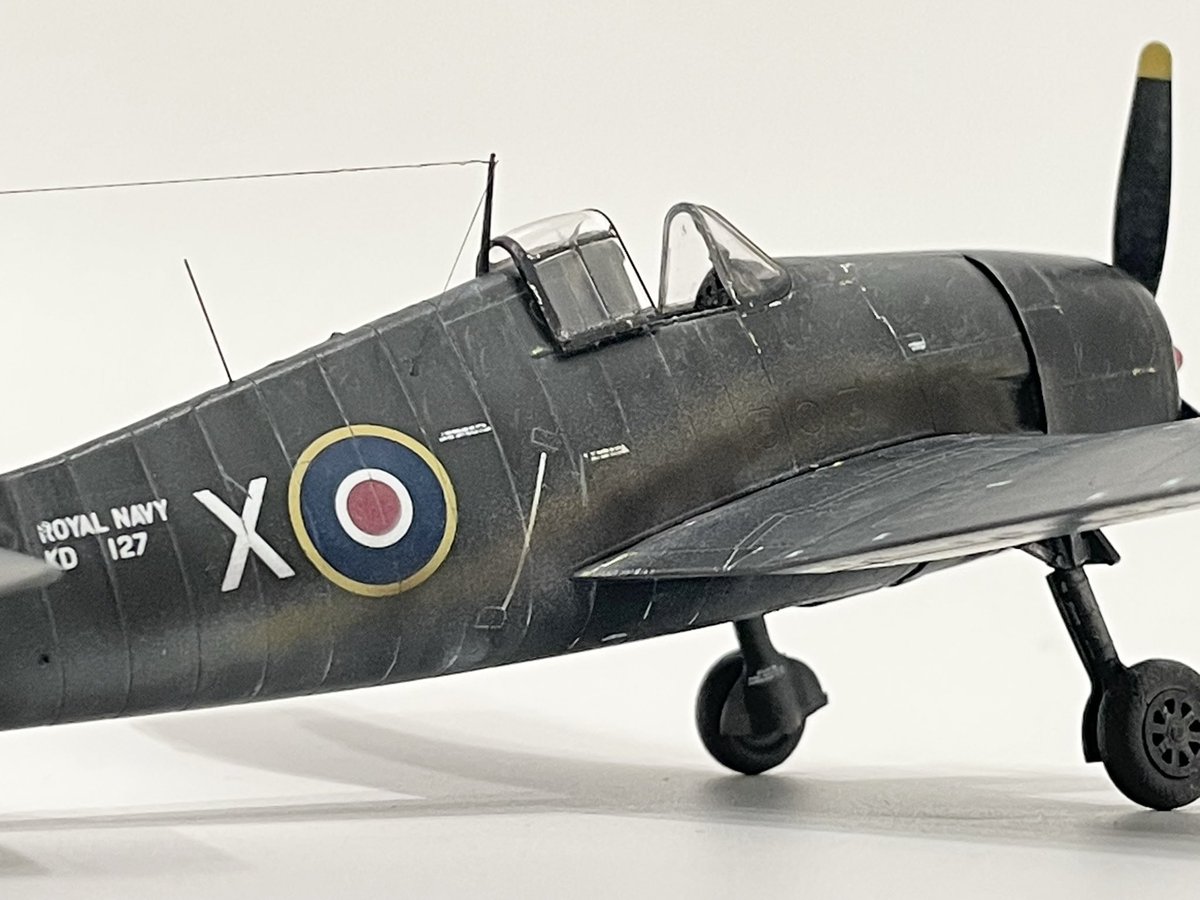 junjun_1944's tweet photo. #プラモデル好きと繋がりたい 
#scalemodel   
#今月作ったプラモ晒そうぜ 

Eduard 1/72
F6F-5N Hellcat NF Mk.II

英海軍が運用した
夜間戦闘型ヘルキャット。
レドームにはAN/APS-6レーダーを搭載。

退色や排気煙のウェザリングを意識しました。

カラーエッチングによる機内表現が良きです。 https://t.co/IWzFUDErvi