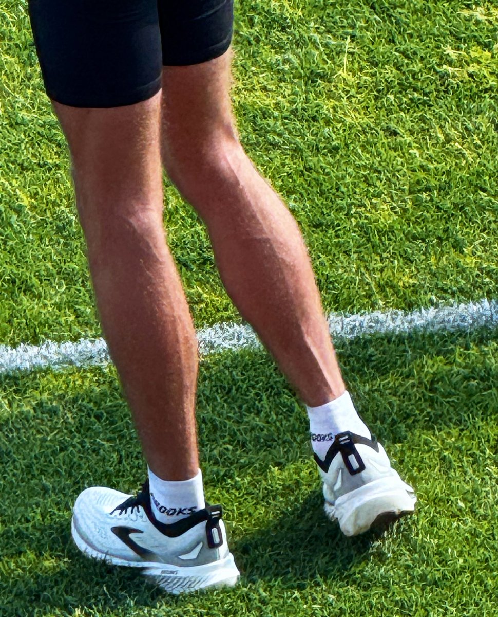rahuldpawar's tweet photo. Thats the pair of pumped up legs of #project222 runner #Josh aiming to set new mile WR using special brooks spikes tomorrow in London https://t.co/qKT0wRRm0c