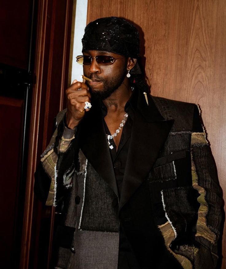 Dangelina2030's tweet photo. I genuinely want to see your favorite artist's picture. 
Quote this with your favorite artist pic https://t.co/eYS56H1tyi