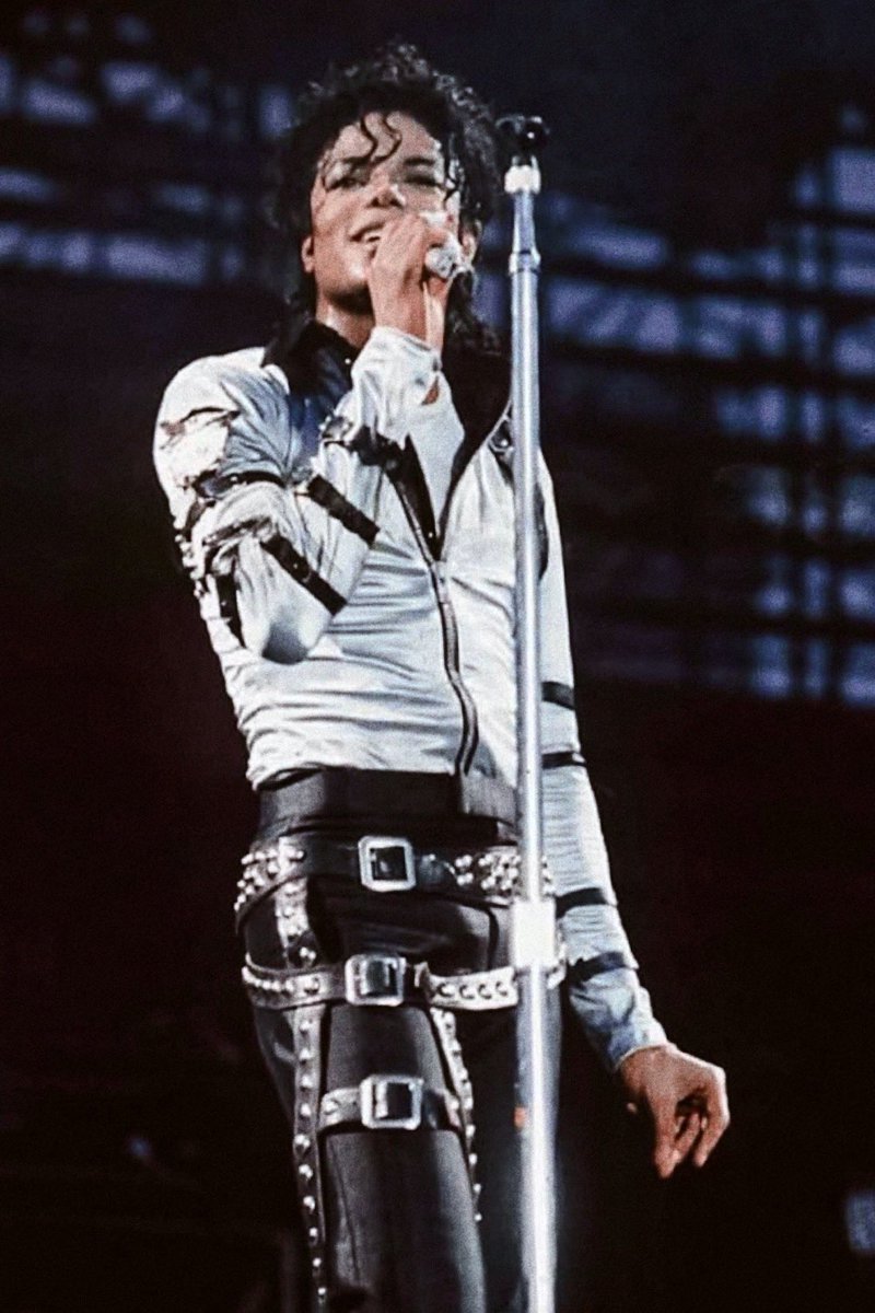 michaelzzip's tweet photo. Michael Jackson, BAD TOUR https://t.co/kHo3bxrlH3