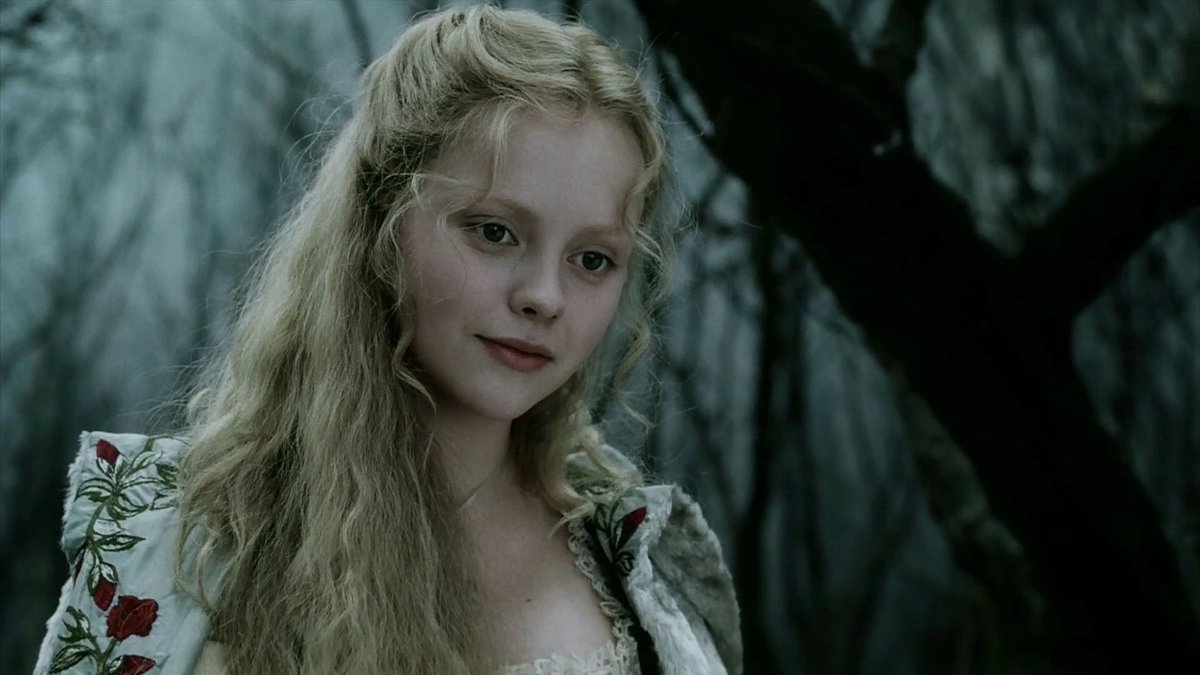 revecinemas's tweet photo. sleepy hollow (1999) dir. tim burton https://t.co/SwRJNiLQcR