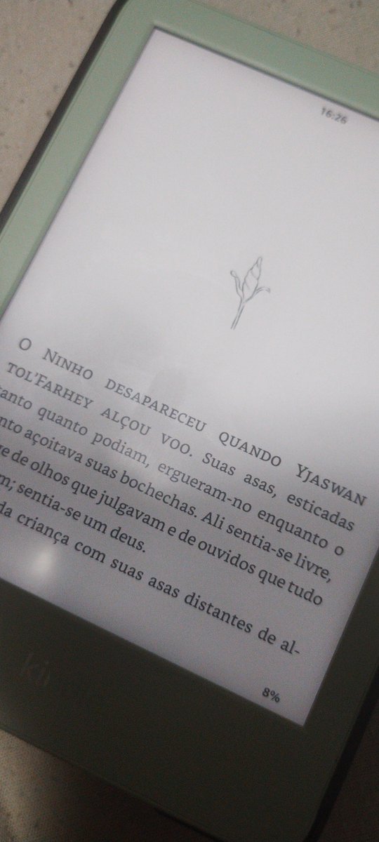 mel_everywhere's tweet photo. Gosto de livro assim, com nome facil de ler https://t.co/S3WtlQjZZu