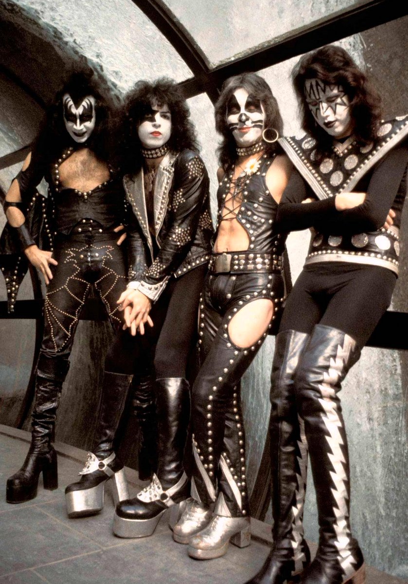 KISSopolis's tweet photo. #KISS 1975 https://t.co/HjYTOAj5Ox