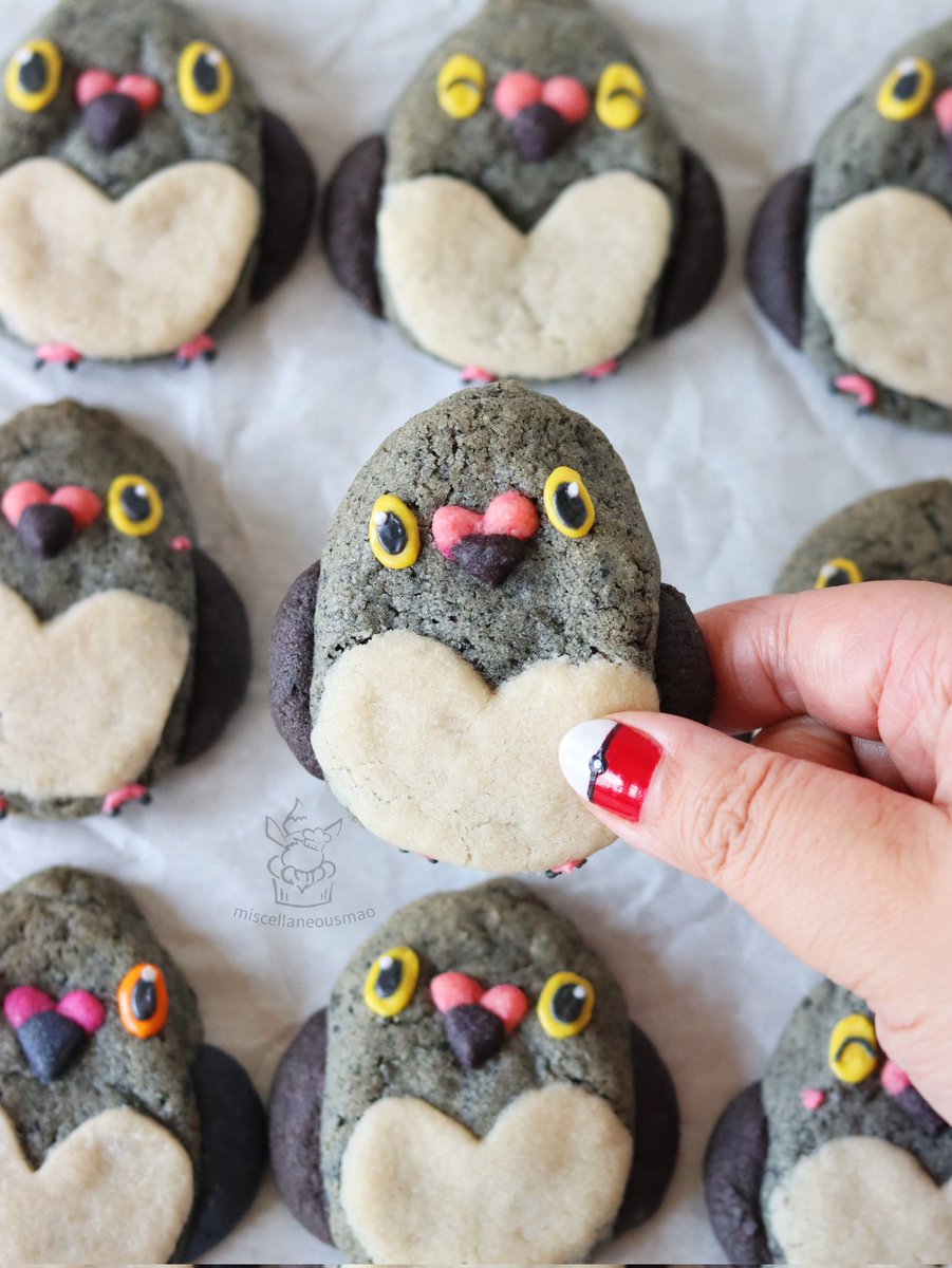 MiscMao's tweet photo. Pidove cookies in the city 🩶🏙️ Made these silly birds to give out and represent NYC during last week's #PokemonGOFest2026: Global 🎉
#pokemongo #pokemoncookies #pidove #マメパト https://t.co/cmbosCOt63