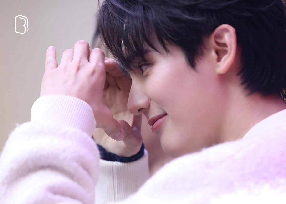 Bt9397's tweet photo. คิดถึงบุ๊คอีกแล้วว เห้อออยากเห็นหน้าคนน่ารักจังเลยค้าบบ✨💘 จะทำไรอยู่น้าาถ้ากำลังนอนก็ขอให้หลับไม่ฝันนะคับ 🌙🌃

#kasibook @kasibook https://t.co/c5TCWRo2jz