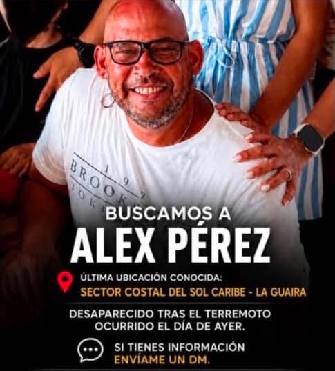 itsbillnasty's tweet photo. Aún bajo los escombros del edificio Residencia La Villa, en el sector Caribe de Caraballeda, se encuentran los cuerpos de Alex y Alex Gabriel Pérez, Padre e hijo, quiénes son primos de Dellymar Brito @dellybritoperz  En el lugar se encuentra Daniel, su hermano, quién sigue escavando con las manos buscando a sus familiares.

Sí es posible alguna ayuda con maquinaría para rescatar sus cuerpos, por favor contactarse con el número +584141203861

Ayudemos dando RT 🙏 para que llegue a quiénes puedan colaborar.