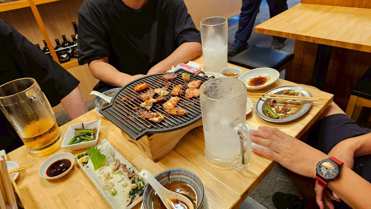 sunstakuma's tweet photo. 優勝ぢゃぁあ🔥

お客さんもあたたかくて、ネタの持ち時間も長いから楽しかったわ！

なにより主催者の方の心意気が男前すぎた！

賞金は三茶の旨すぎるもつ焼きに全ツッパ🍻

ありがとうございました！！

 #三茶お笑いレース
 #もつ焼きよし田 https://t.co/dFxUwOZE01