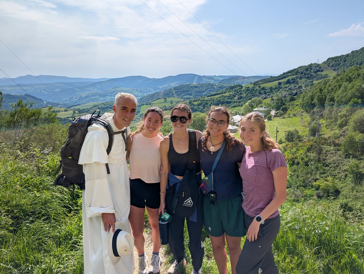 dominicanfriars's tweet photo. This past May, Fr. Dominic Verner, O.P., assistant professor of theology and @PCAthletics chaplain, led student athletes from four Division I teams on a pilgrimage along the Camino de Santiago in Spain.

Together they walked more than 160 miles to the tomb of the St. James: embracing physical challenges, deepening their faith, and strengthening their connection as a team.

———

📸 @ProvidenceCol