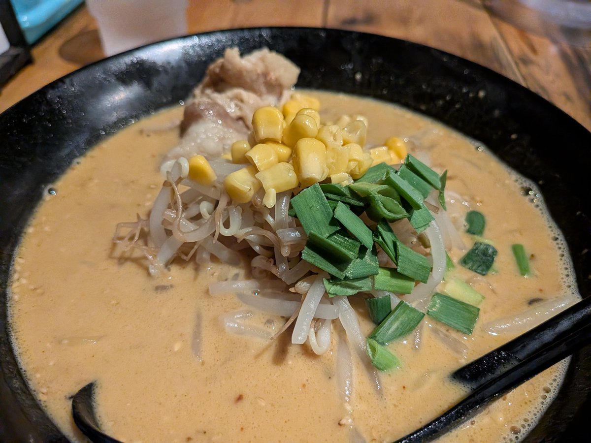 miuLAmen's tweet photo. カレー味噌らーめん

デフォの味噌󠄀らーめんは780円😲
ご飯が欲しくなるカレー味でわりと良いかも😃

#ラーメン #カレー #らーめん味噌まる #国立 https://t.co/Y3SiN1Tdxy