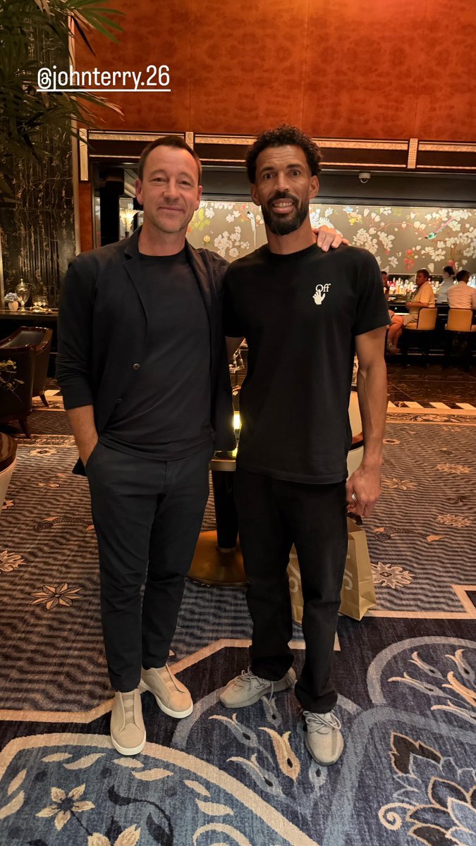 TheChelseaForum's tweet photo. 🚨📷 John Terry and Vozinha. https://t.co/1Xa6H9PlsL