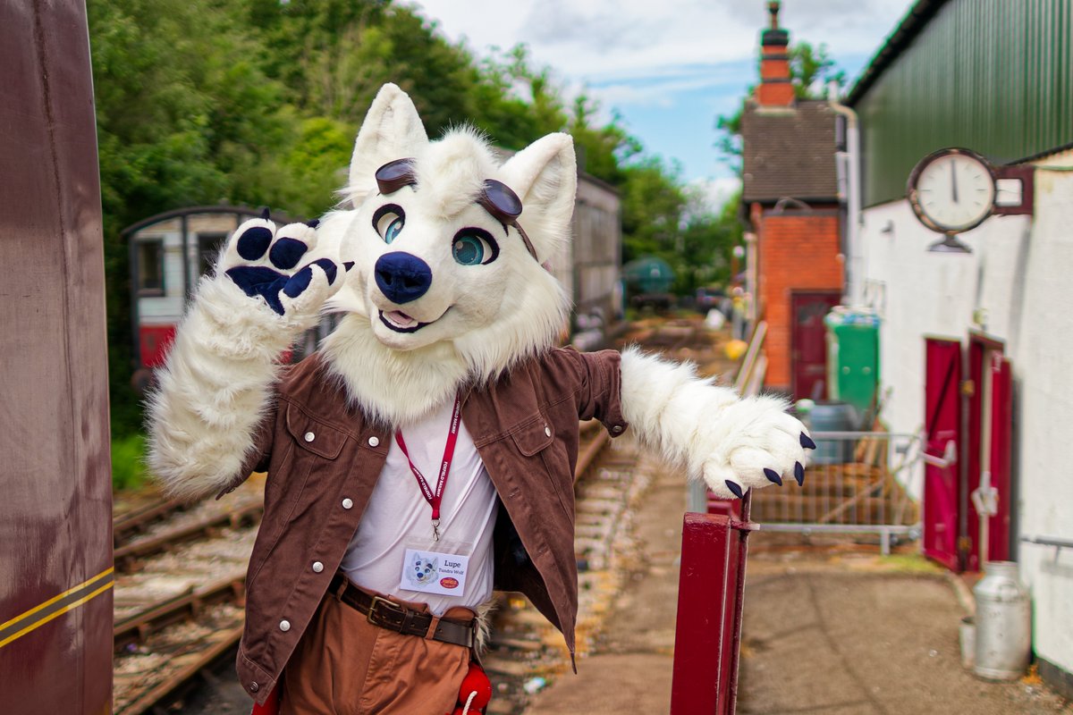 Lupe_Kord's tweet photo. Ready for another day at the railway! #FursuitFriday
✂️- @GoFurItstudios 
📷- @NotFish6 https://t.co/whfdq8ZPat