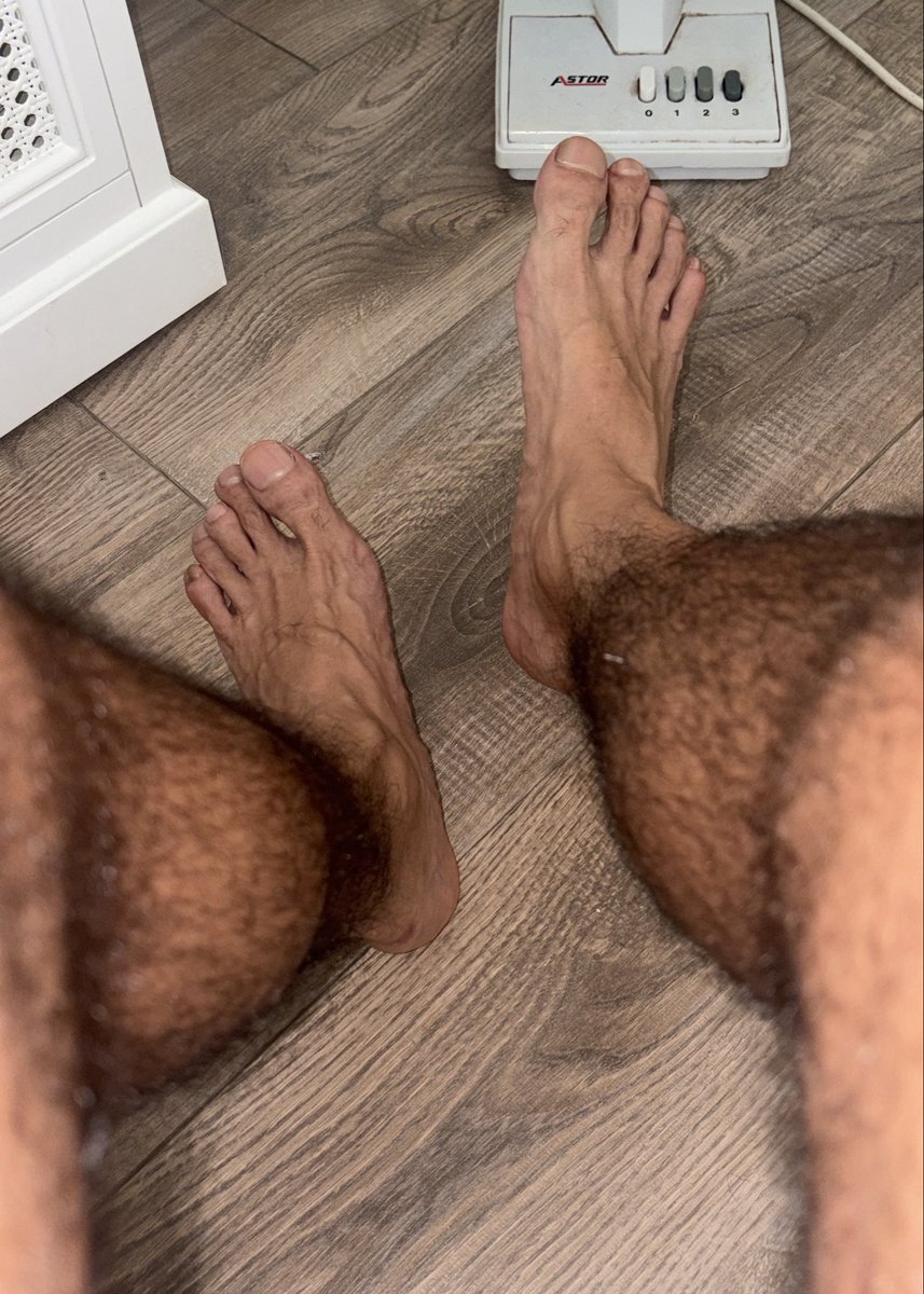 brownmaster1995's tweet photo. 🚨 A caged sub want an RT game ‼️

Let’s make him leak in his cage 🤑

He want to tell his parents how much he craves my brown feet 👣

£5❤️/£5♻️/£5💬 (3 comments per account)

⏱: 5 mins https://t.co/F0UeabN1yj
