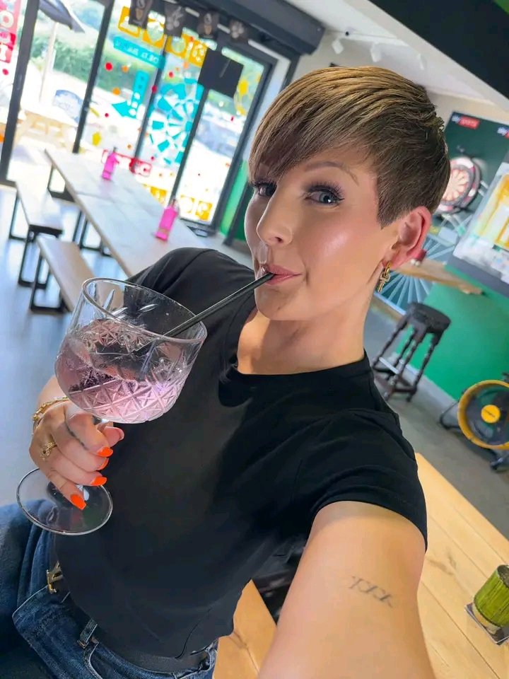Hannah Brooks tweet media