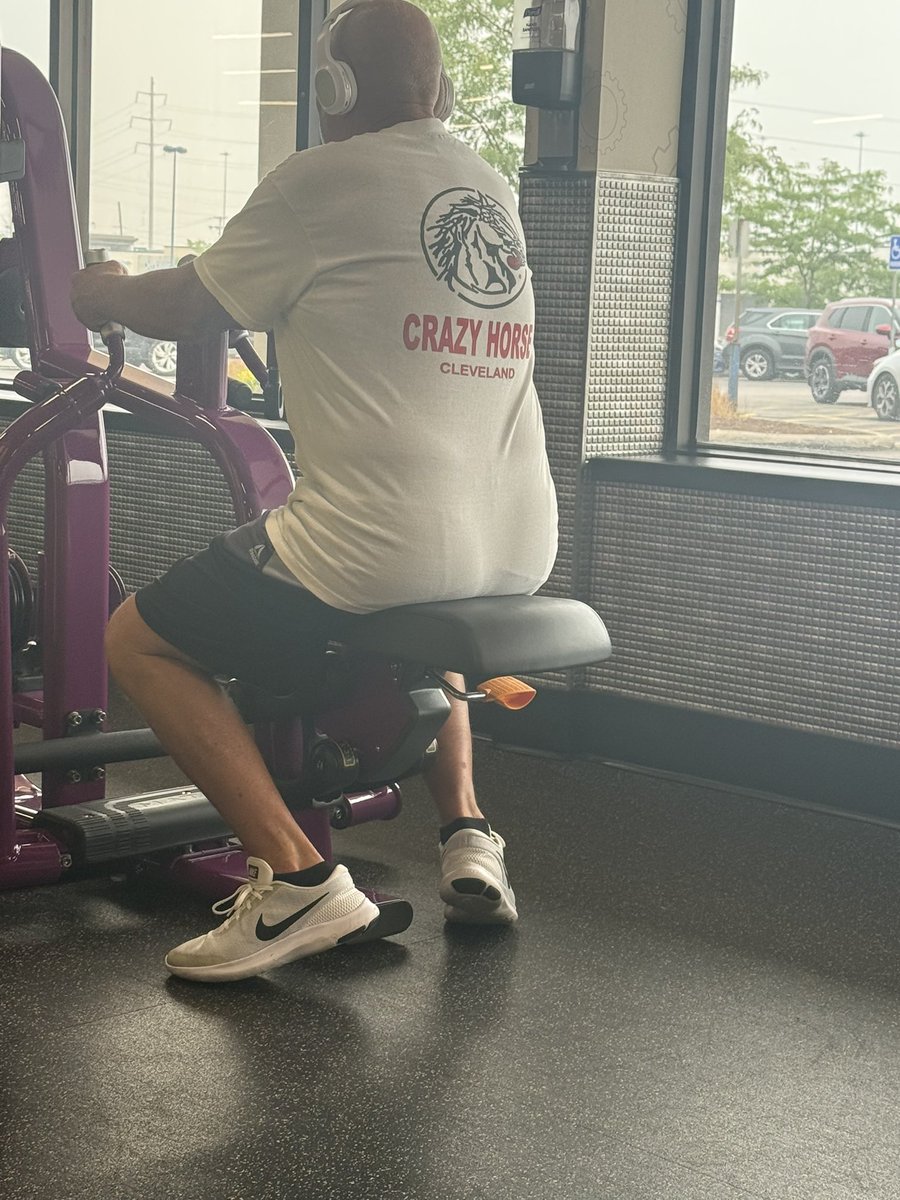 EddieMoney3762's tweet photo. Planet Fitness stays unbeaten! #HellYa https://t.co/hDNZRiLrDe