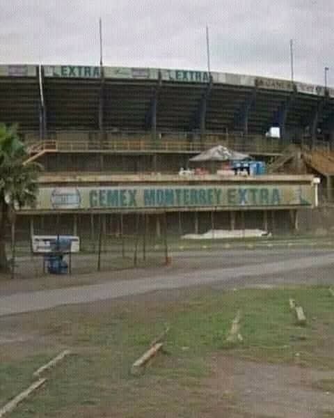Noubariii's tweet photo. 🚨 LAMENTABLE 🚨

Así quedó el estadio de los Tigres después del sismo ocurrido en Chiapas. https://t.co/0Mp5HDAf9V