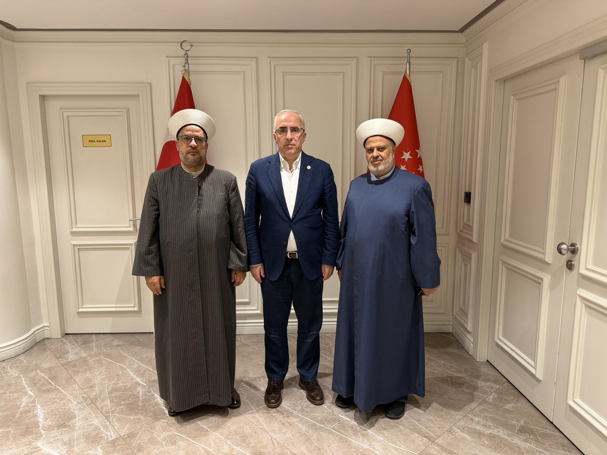AzmiMustafaKaya's tweet photo. İslam dünyasının yetiştirdiği önemli şahsiyetlerden, büyük mütefekkir merhum Prof. Dr. Fethi Yeken’in kurucusu olduğu Lübnan İslami Çalışma Cephesi’nin (Jabhat al-Amal al- İslami) Genel Başkanı Sn. Zuheyr Cuayd Bey ile Lübnan ve İslam dünyası üzerine verimli bir görüşme gerçekleştirdik. 

Bilgilendirme ve nazik ziyaretleri için teşekkür ederim.