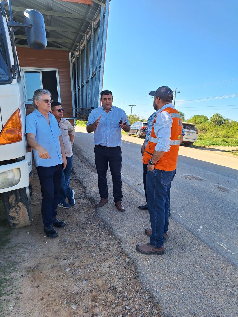 CarreterasBo's tweet photo. ABC INSPECCIONA TRASLADO DE VIVIENDA PREFABRICADA DE GRANDES DIMENSIONES PARA GARANTIZAR SEGURIDAD VIAL EN EL BENI
Lee la nota completa
➡️
https://t.co/Xhr5lqsgHJ
#SiempreBolivia
#ABCIntegrandoLaPatria
#ElCaminoEsBolivia https://t.co/pLjTriCHj6