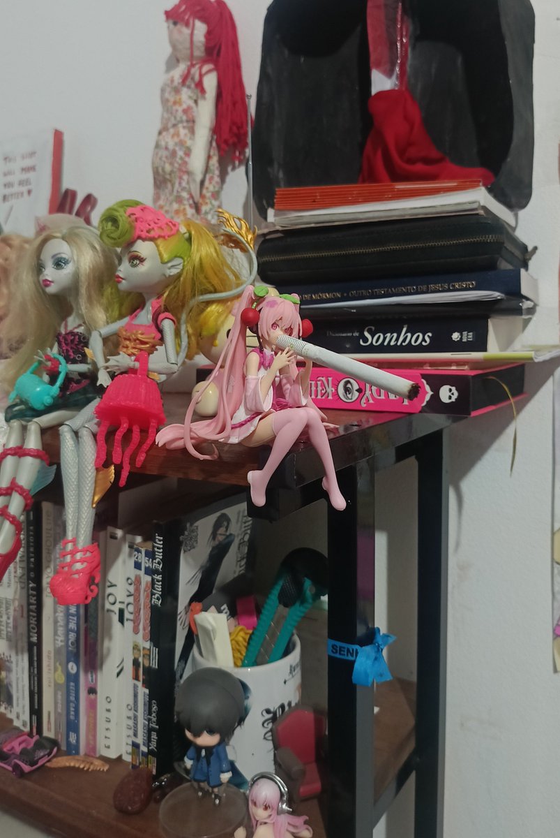 feldenbrendaa's tweet photo. nooo miku https://t.co/n087UDcdQm