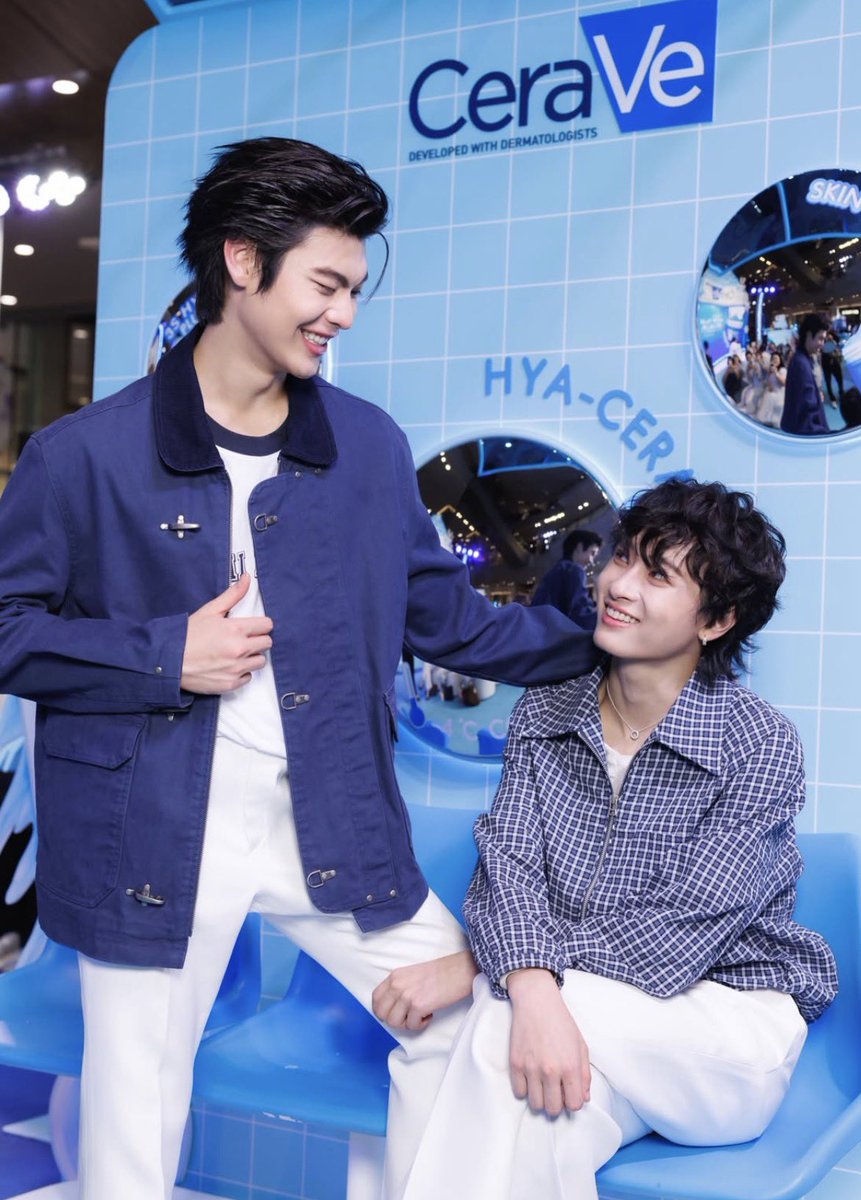 fxrndluvrr's tweet photo. คุณหมอจะเป็นเคะได้ไงคะดูท่านั่งลูกหนูก่อนนนน #ท่านโปรดคลื่น 🙈🙈 https://t.co/8OJP111f0E
