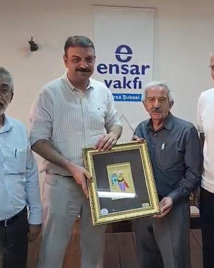 EnsarVakfi's tweet photo. 🔵 Vakıflar Genel Müdürü Sinan Aksu'dan Ensar Vakfı Bursa Şubesi'ne Ziyaret

Vakıflar Genel Müdürü @sinanaksu, Vakıflar Meclis üyeleri, Bursa Vakıflar Bölge Müdürü Haluk Yıldız ve tarihçi Prof. Dr. Hasan Basri Öcalan, Ensar Vakfı Bursa Şubesi'ni ziyaret ederek vakıf yöneticileriyle bir araya geldi. 👇

🔗 https://t.co/PIZAMyfsNa #EnsarVakfı #Bursa