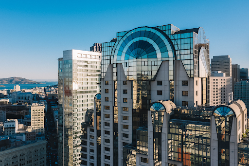 ELeducation's tweet photo. 💰 LAST CHANCE TO SAVE 🏨
Save 15% at the San Francisco Marriott Marquis—the official #ELNC26 hotel! 🚨 Early Bird discount closes TONIGHT.
Book your room &amp; register now to join the Metamorphosis: 🧬 https://t.co/OokJMPUBLE
#WeAreCrew #SchoolLeadership https://t.co/7XgUWMHuRd