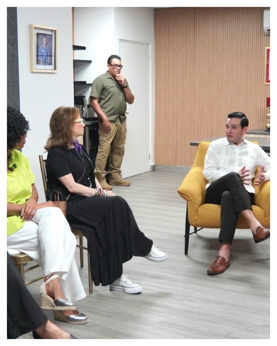 thomas_paulette's tweet photo. Tender puentes internacionales para el bienestar de nuestra gente es una prioridad. Acompañamos a la Honorable Representante de Calidonia, Yatzumaly Worrell, en una productiva visita oficial junto al Embajador de los Estados Unidos, Kevin Marino Cabrera. https://t.co/EsbHZKXp3N