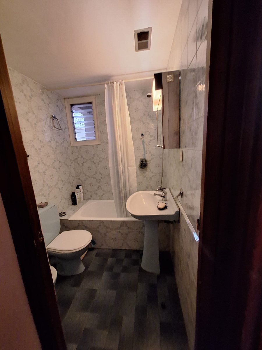 preintser's tweet photo. ¿Preparados para ver el cambio? Aquí las fotos del ANTES y el DESPUÉS de esta reforma integral🚿 Estamos en la fase de remates finales y muy pronto el cliente podrá disfrutarlo. Utilizamos materiales de primera para un resultado increíble👏🏼 ¡Gracias equipo por el gran trabajo!💪🏼 https://t.co/R3AD3v17cz