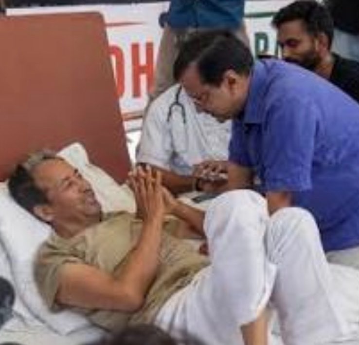 rajuparulekar's tweet photo. Mr. Sonam Wangchuk’s contribution in overshadowing and distracting from the gargantuan blunder of the Ram Mandir fraud, 
Delimitation, 
SIR 
will earn him possibly a 
Padma Vibhushan in the near future . 

Take it in writing, 
he is absolutely complicit with this regime. https://t.co/OASww4capS