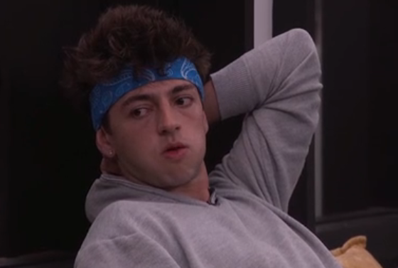 BBFeedsFairy's tweet photo. Jason counting the votes each side has, in front of Drew #bb28 https://t.co/wOEcIMlbPN
