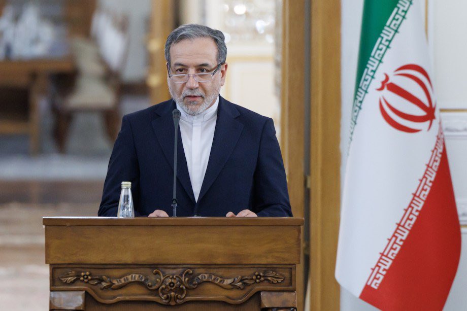 TrumpSpoofPower's tweet photo. Breaking 🚨🚨; 

According to some government reports, Iran is engulfed in flames. Massive turmoil has gripped the country; there is an atmosphere of chaos: the government is bankrupt, and Iranian soldiers are fleeing in fear. Iran's top officials have been eliminated; all senior commanders have been killed.