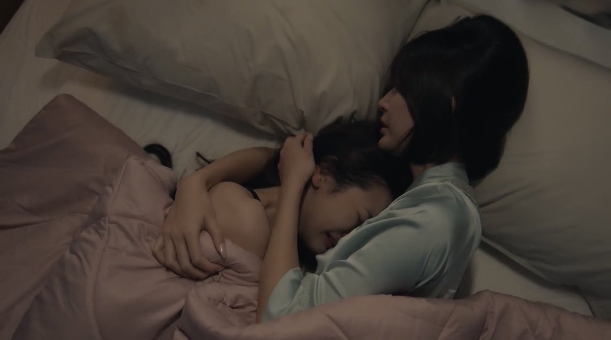 khunmuv's tweet photo. She is the best older sister in the Thai GL universe, there will never be another to do it like her 😖😖😖

CHASING LOVE FINAL EP
#ChasingLoveFinalEP https://t.co/BXemqwxXfR