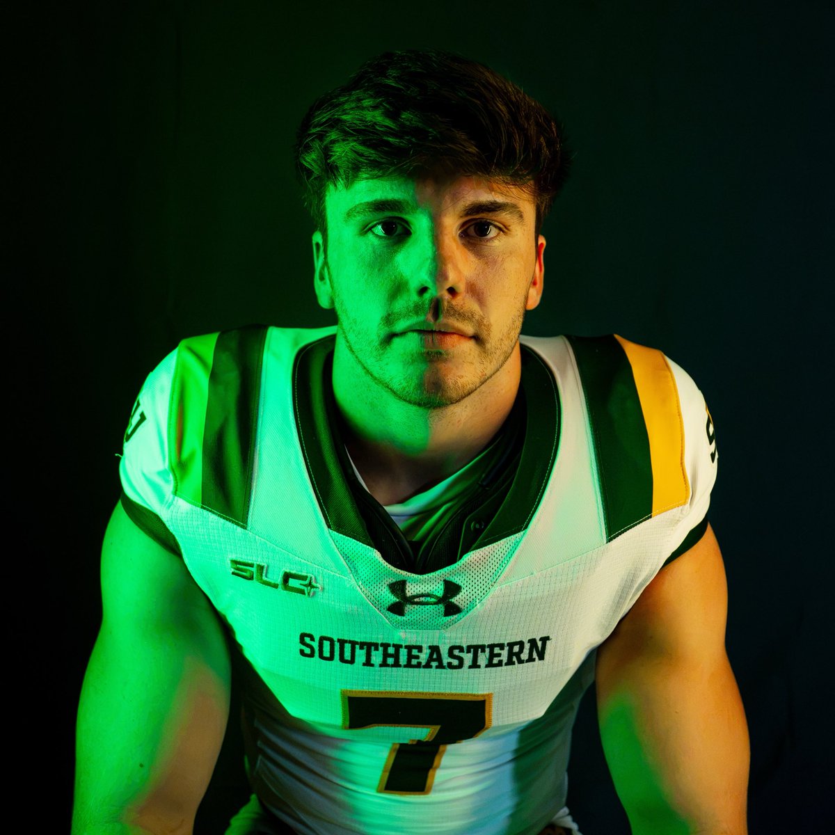 LionUpFootball's tweet photo. Green lights. Gold standard.

#LionUp https://t.co/QYM3t7umOA