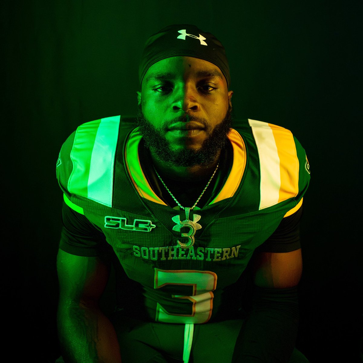 LionUpFootball's tweet photo. Green lights. Gold standard.

#LionUp https://t.co/QYM3t7umOA