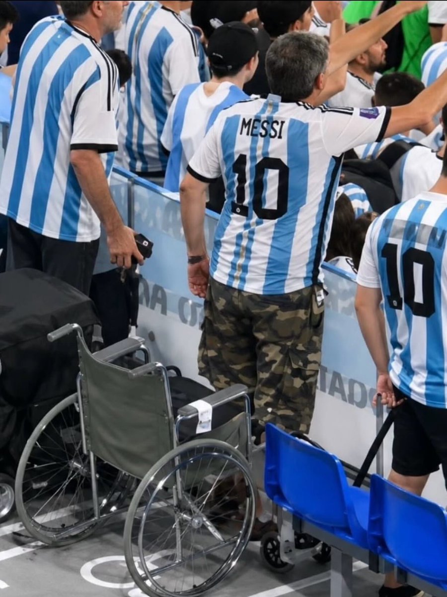LeoRexMax's tweet photo. Another Messi Miracle https://t.co/lzqjDHbDgl