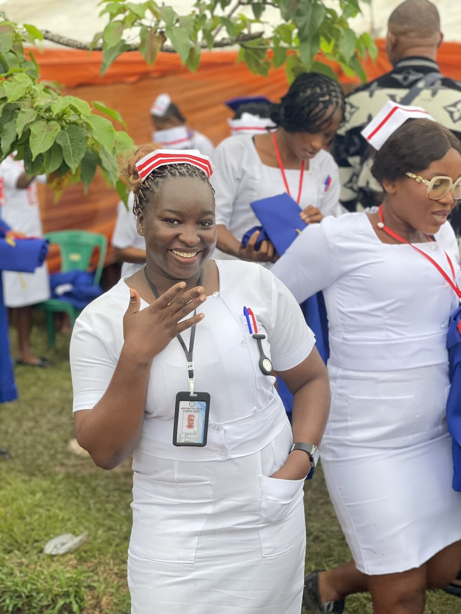 Benita_Bkrimz's tweet photo. Today, I matriculate🔥
Shey na so Una de talk am😒💃😁😹

A Student Nurse✅
Corper ✅
Baker✅

Uyo cake Duchess💕 https://t.co/mvU3XexY2D