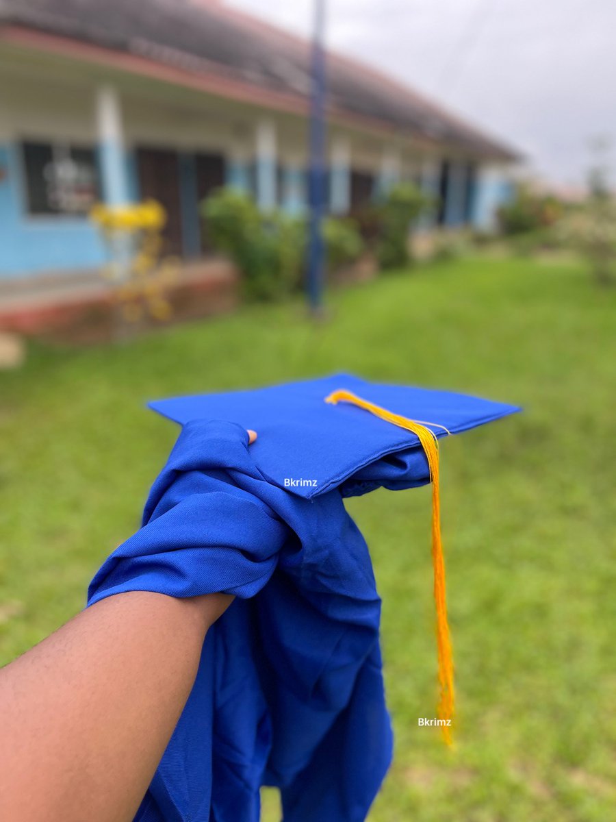 Benita_Bkrimz's tweet photo. Today, I matriculate🔥
Shey na so Una de talk am😒💃😁😹

A Student Nurse✅
Corper ✅
Baker✅

Uyo cake Duchess💕 https://t.co/mvU3XexY2D