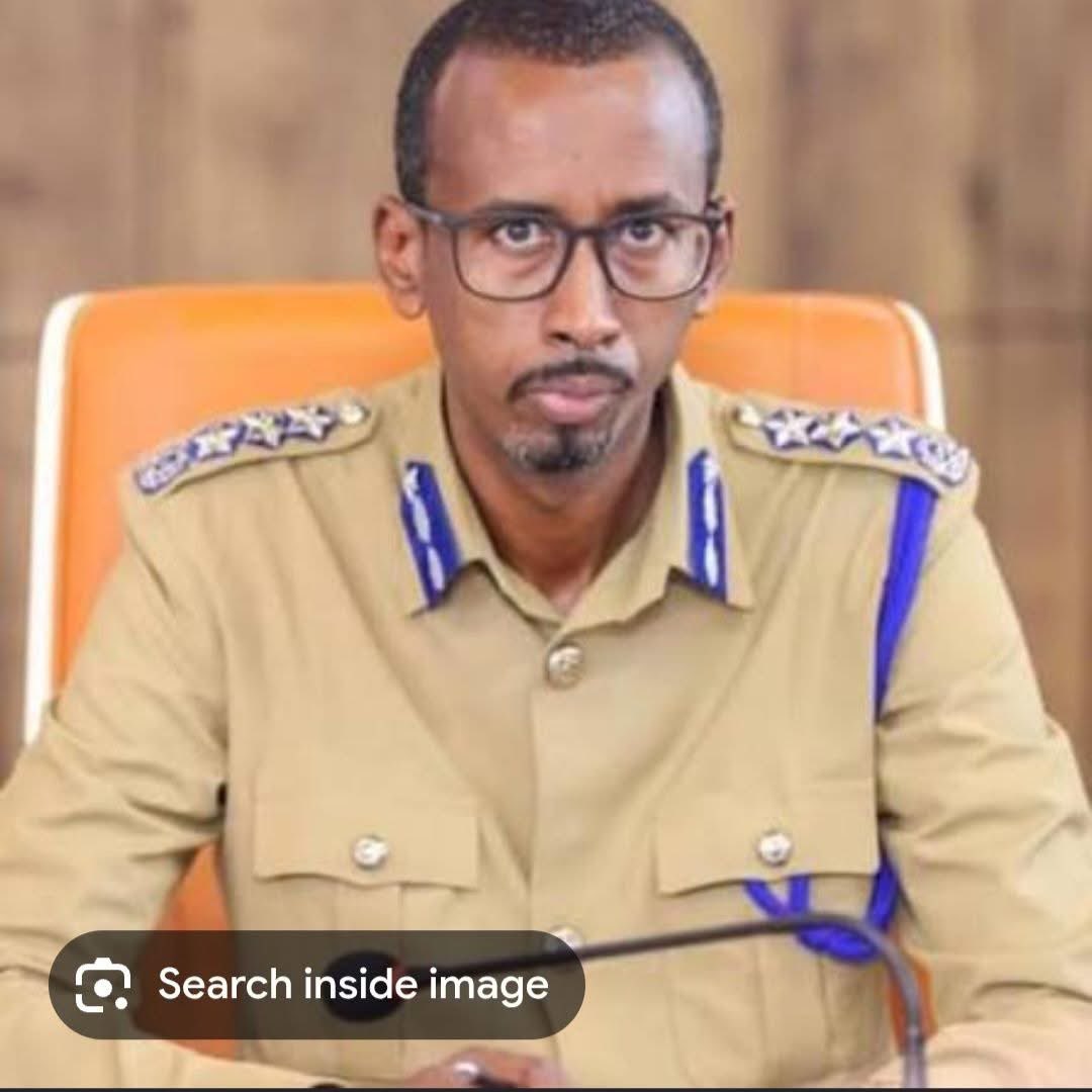 Sadiq4555's tweet photo. Cabdalla Cabdalla waxaa tahay Geesi is muujiyay Maalintuu Fuluhu shakiyay.💪

#Gen Abdalla Abdalla Hero! 
Geesi dadkiisa la dareen ah. 🫡

 Adiga waxaan #Faqash ciil Qabaa ka ahoow 🤏🏽 https://t.co/xJbDDNwCiM