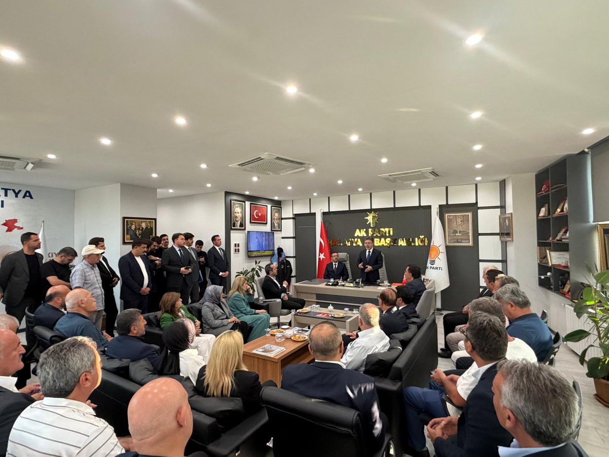 basrikahveci's tweet photo. 📍AK Parti Malatya İl Başkanlığı

Tarım ve Orman Bakanımız Sayın İbrahim Yumaklı’yı (@ibrahimyumakli )İl Başkanlığımızda ağırlamaktan büyük memnuniyet duyduk.

Nazik ziyaretleri ve Malatya’mıza göstermiş oldukları yakın ilgi ve destekleri için Sayın Bakanımıza teşekkür ediyor, programın şehrimiz için hayırlara vesile olmasını Diliyorum .