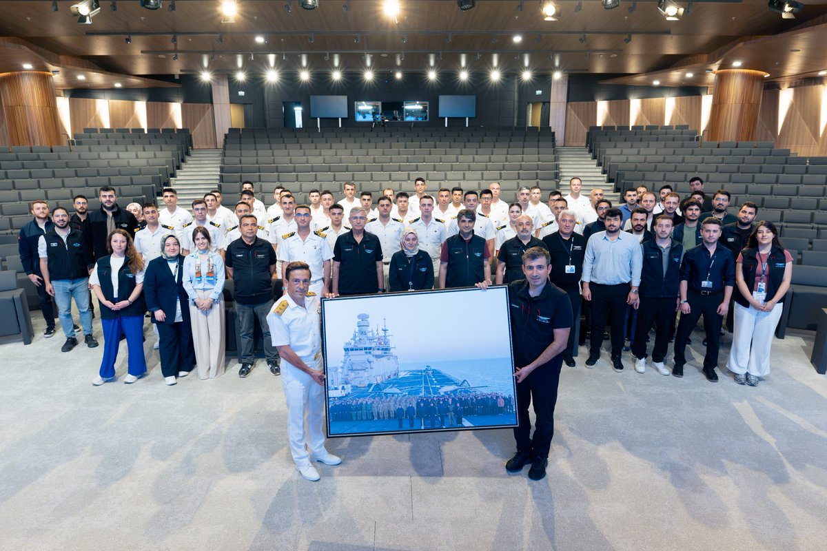 BaykarTech's tweet photo. Harp Filosu Komutanı Tümamiral Mehmet Baybars Küçükatay başkanlığındaki TCG Anadolu Heyeti, Özdemir Bayraktar Milli Teknoloji Merkezi’ni ziyaret etti.

Kendilerini ağırlamaktan memnuniyet duyduk. ⚓️🇹🇷

The TCG Anadolu delegation, led by Rear Admiral Mehmet Baybars Küçükatay, Commander of the War Fleet, visited the Özdemir Bayraktar National Technology Center.

It was our pleasure to host them. ⚓️🇹🇷
