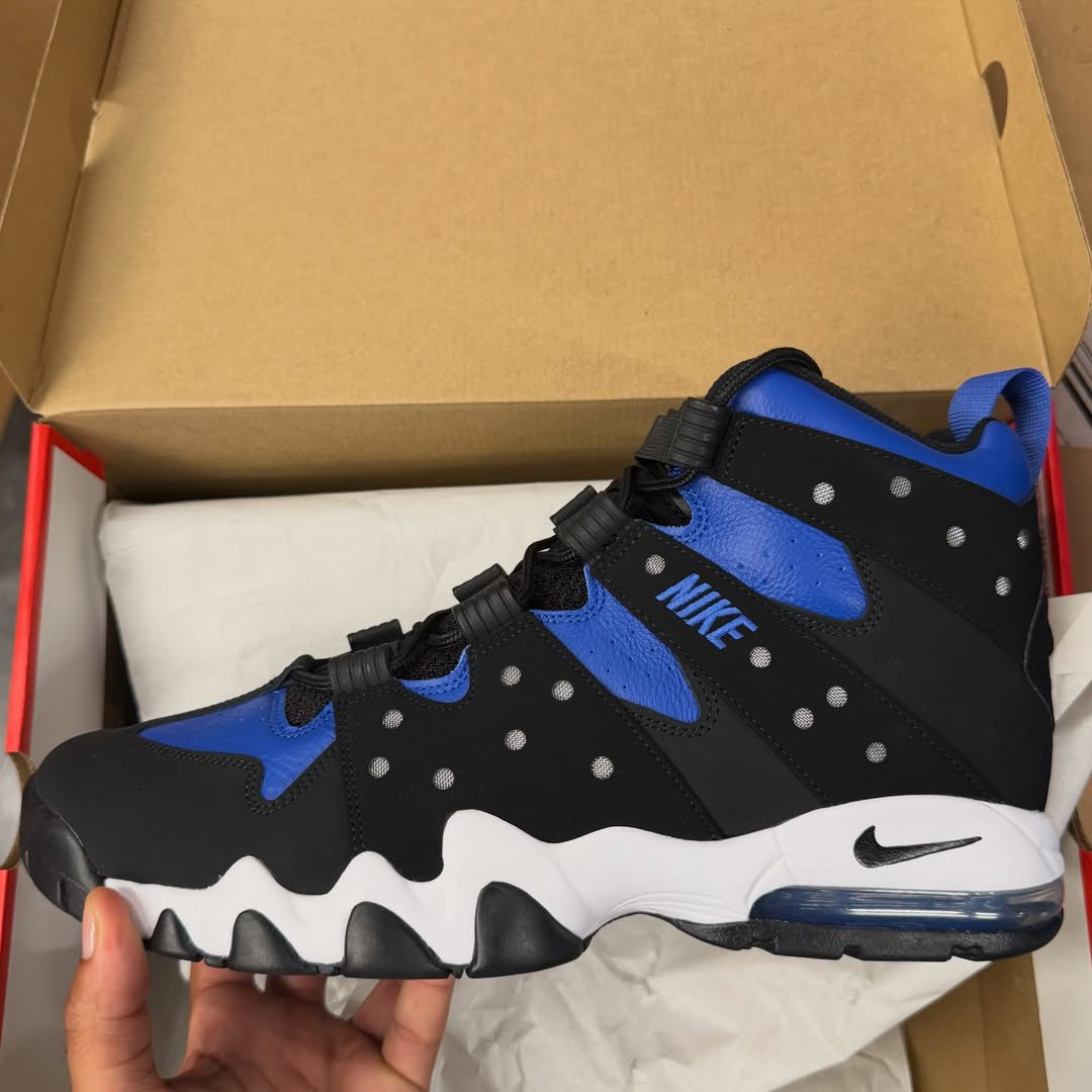 SoleRetriever's tweet photo. FIRST LOOK: Nike Air Max 2 CB 94 “Black/Varsity Royal” ⚫️🔵

🗓️ August 14th
📝 IX4182-010
💵 $160
📷 @leel1flyguy https://t.co/INRsPflUBP