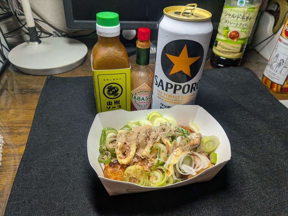 進化したっぽいセブンのたこ焼き買った。ふわっふわじゃなくなっちゃっ